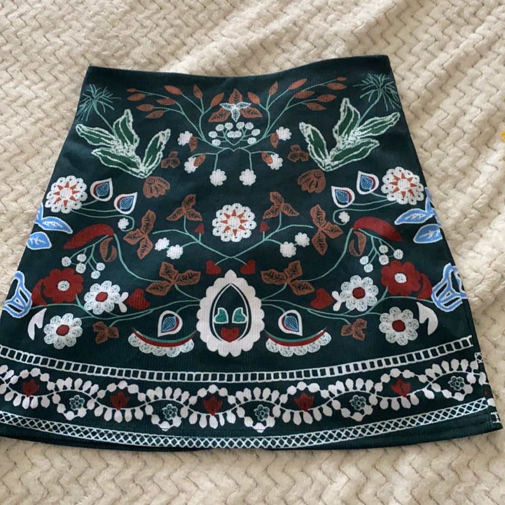 NEW green never worn skirt